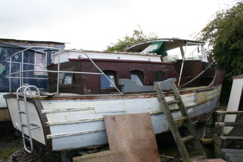 Ex-Joy Line hire cruiser for repair at Lowtown 2_resize Ex-Joy Line hire cruiser 2