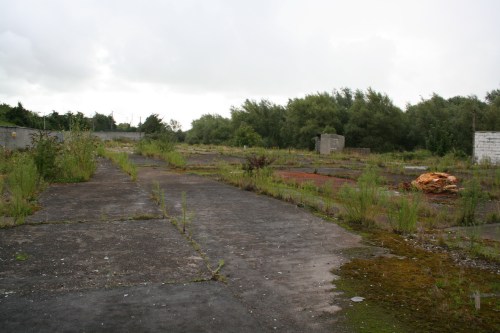 Former Dowleys premises at Ballylynch 6_resize The loo at Ballylynch, on the edge of the quay (2009)
