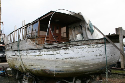 Large wooden cruiser being repaired ashore at Lowtown 4_resize Elegant old lady 2