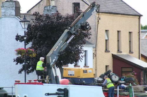 Operating the crane_resize The buoy moorings