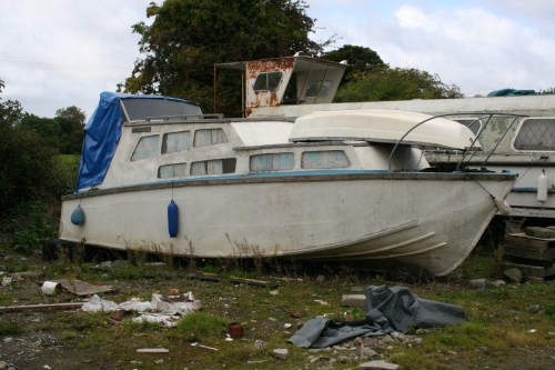 Possible plywood cruiser ashore at Lowtown 1_resize Possibly a plywood hull