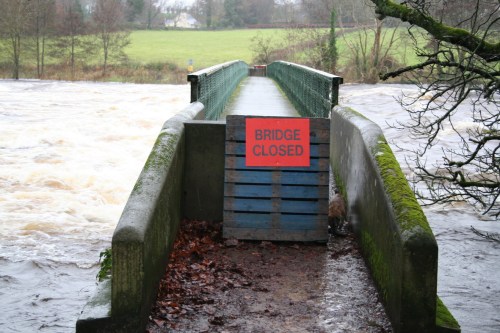 Castleconnell footbridge floods 20091124 5_resize