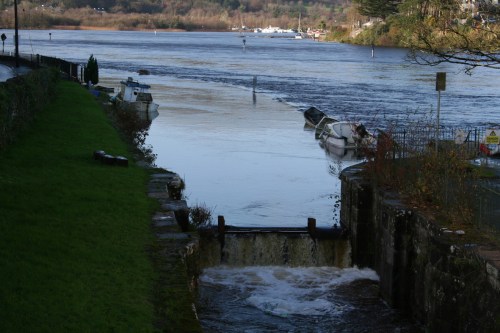 Killaloe floods 20091125 85_resize