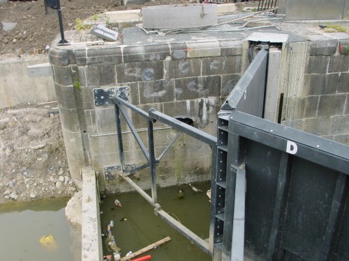 limerick park canal lock june 2004 10_resize