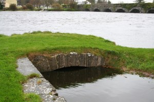 O'Briensbridge during floods 20091122 3_resize