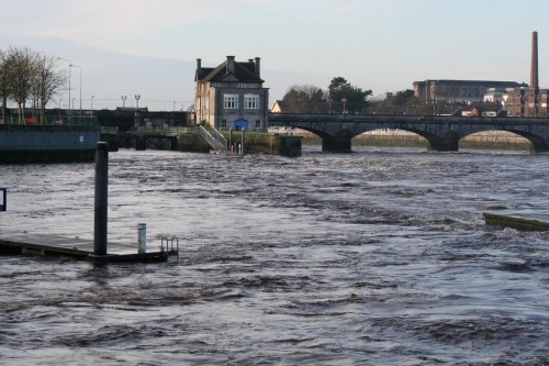 The bend below S O'Halloran bridge floods 20091128 8_resize