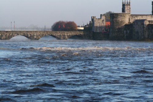 Thomond Bridge floods 20091128 1_resize
