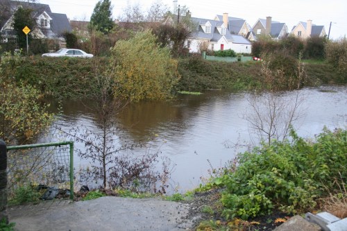 Water level at upper lock floods 20091122_resize