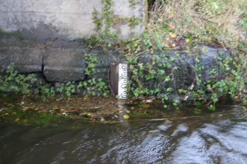 Water level gauge upper lock floods 20091122_resize