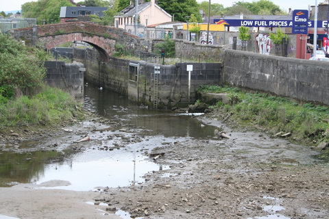 Entrance to canal harbour Limerick May 2010 2_resize