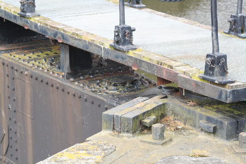 Attachment of lower east gate_resize