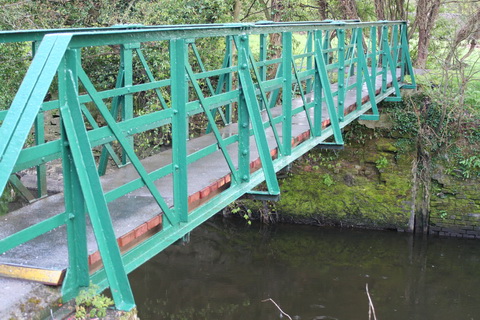 Footbridge close-up_resize