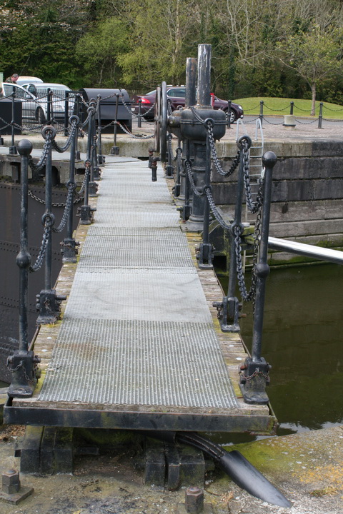 Lower gate footbridge_resize
