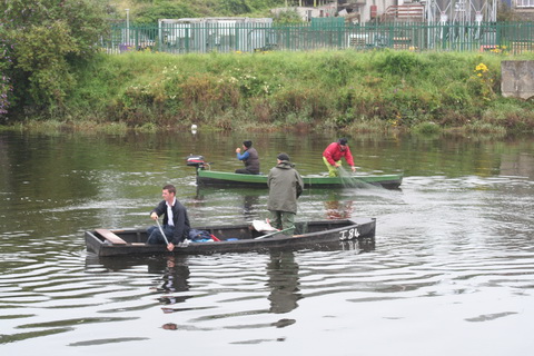 Snap-net fishing Carrick-on-Suir August 2012 07_resize