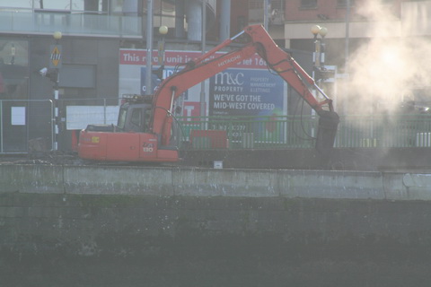 L & M Keating working on Limerick Boardwalkl January 2013 01_resize