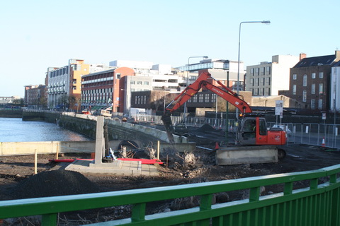 L & M Keating working on Limerick Boardwalkl January 2013 02_resize