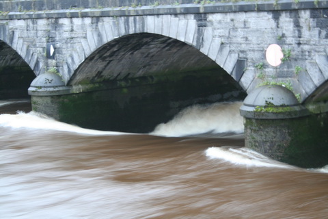 Navigation arch at Mathew Bridge 20091122_resize