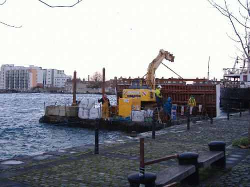 dumb barge (Paul Quinn)