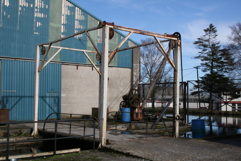 The (currently non-lifting) lifting bridge at Tullamore