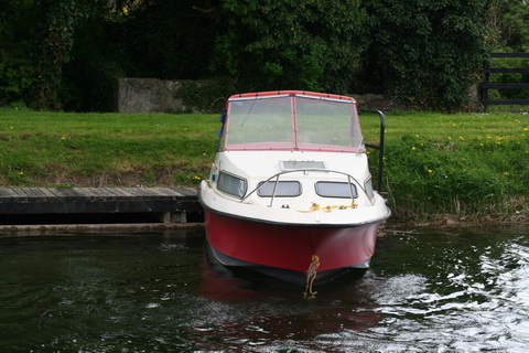 Small boat at Robertstown_resize