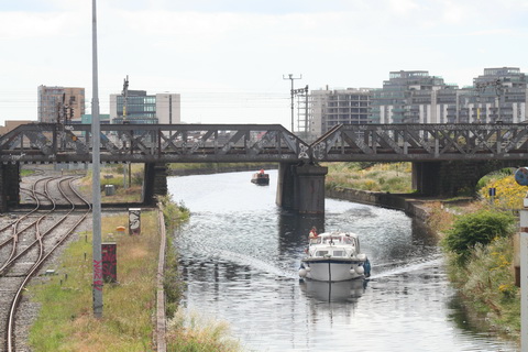 Boats approach 12_resize
