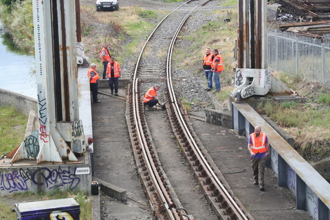 Preparing the bridge 5 mins 03_resize