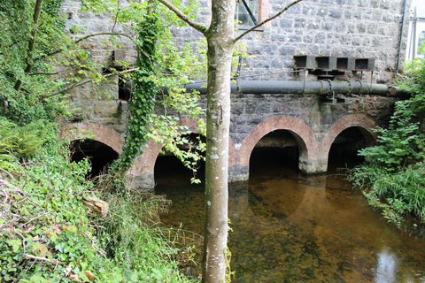 Old waterworks building 02_resize