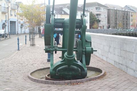 Waterford Scotch Quay crane 02_resize