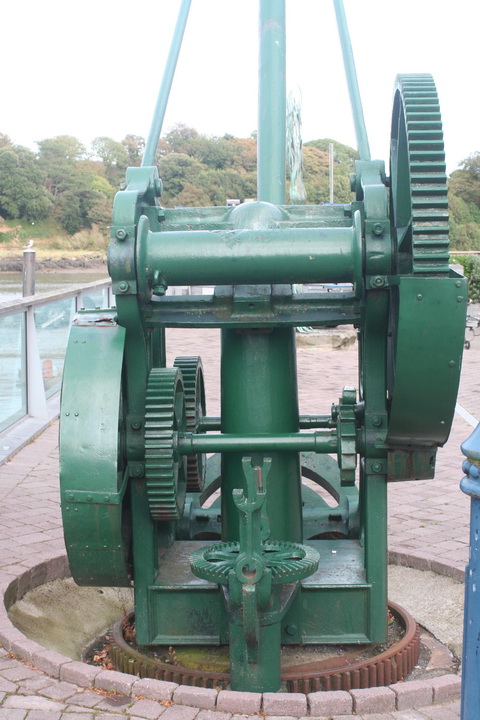 Waterford Scotch Quay crane 06_resize