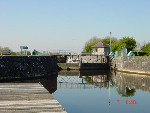 Victoria Lock, Meelick