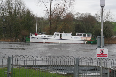 Floods 20151208 Portumna bridge 01_resize